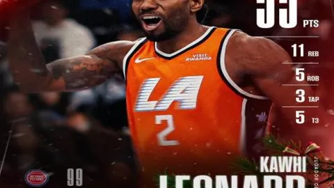 “曼联惊天逆袭战胜利曼城，阿森纳客场战平锁定英超领跑，7分优势彰显王者风范！”