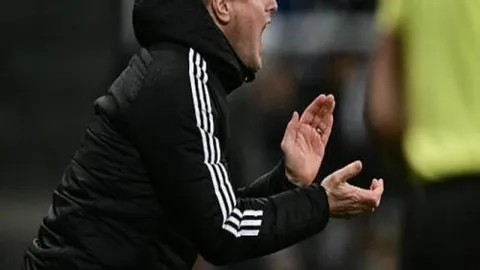 库里加盟湖人，阿里纳斯誉为GOAT，超越乔丹成新霸主